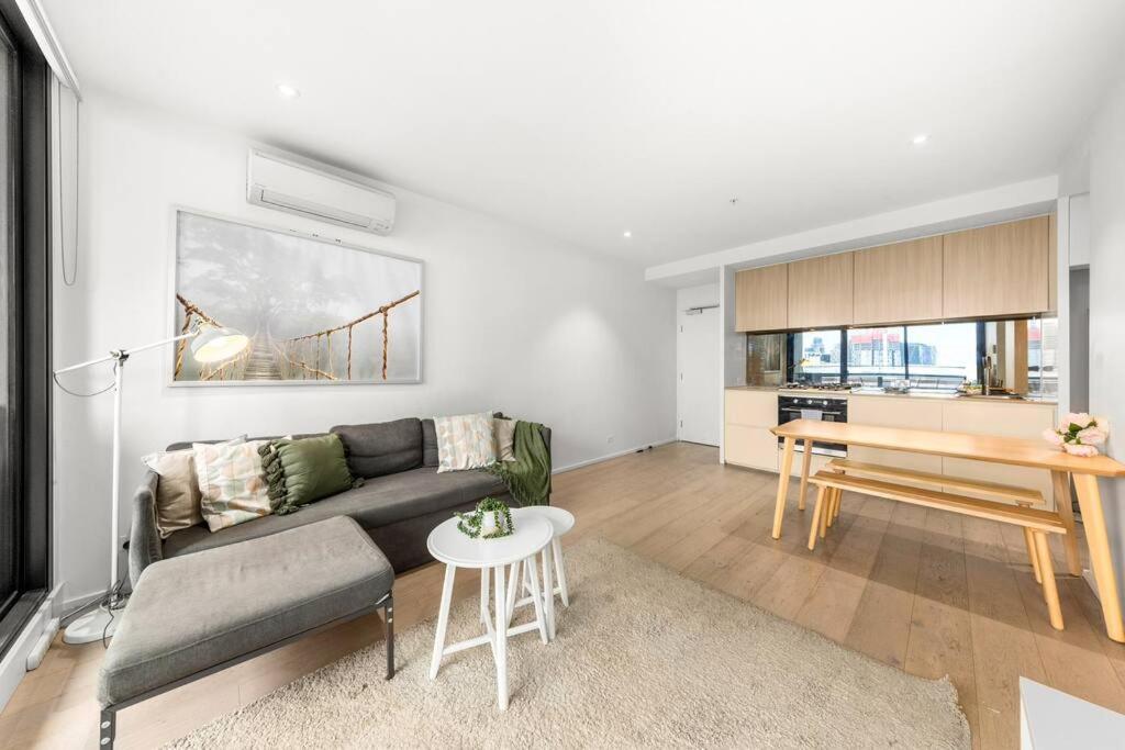 Cozy 1 Bedroom In Docklands Apartment