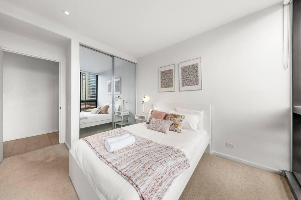Cozy 1 Bedroom In Docklands * Melbourne